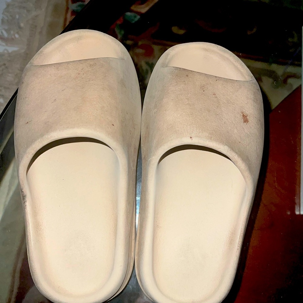 I am selling Yeezy slides for 150